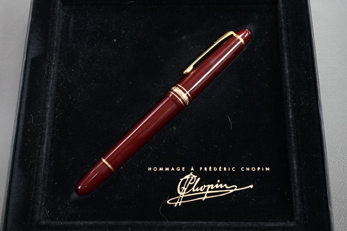 A boxed Mont Blanc fountain pen with 14k good nib. Condition - fair/good